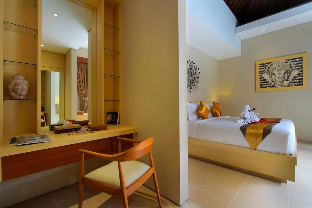 סמיניאק The Murdha Villa 0*,