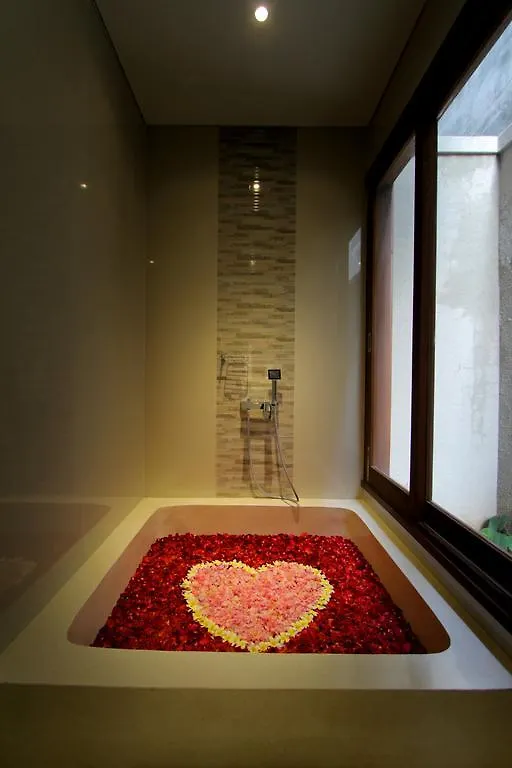 סמיניאק The Murdha Villa